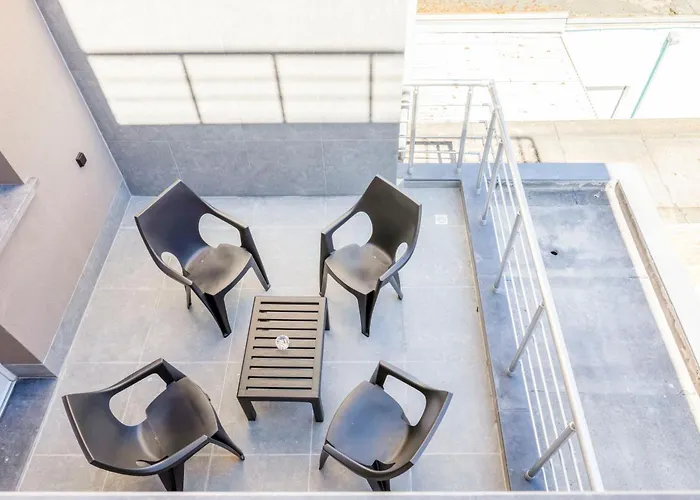 Ereva Seaside 2 Bedroom Duplex Modern 公寓