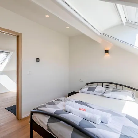 Ereva Seaside 2 Bedroom Duplex Modern Appartement *